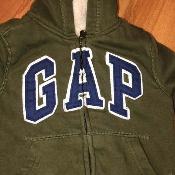 Gap - Picture 3 of 3